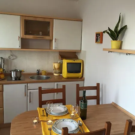 Casa 33 * Njivice